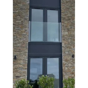 Einbaubeispiel - Profilset VIEW zur Montage in der Fensterlaibung in Aluminium silberfarbig gebürstet