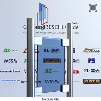 Klarglas bzw. Floatglas blau durchgefaerbt - je nach Rohglashersteller weicht die Optik etwas in der Farbgebung ab